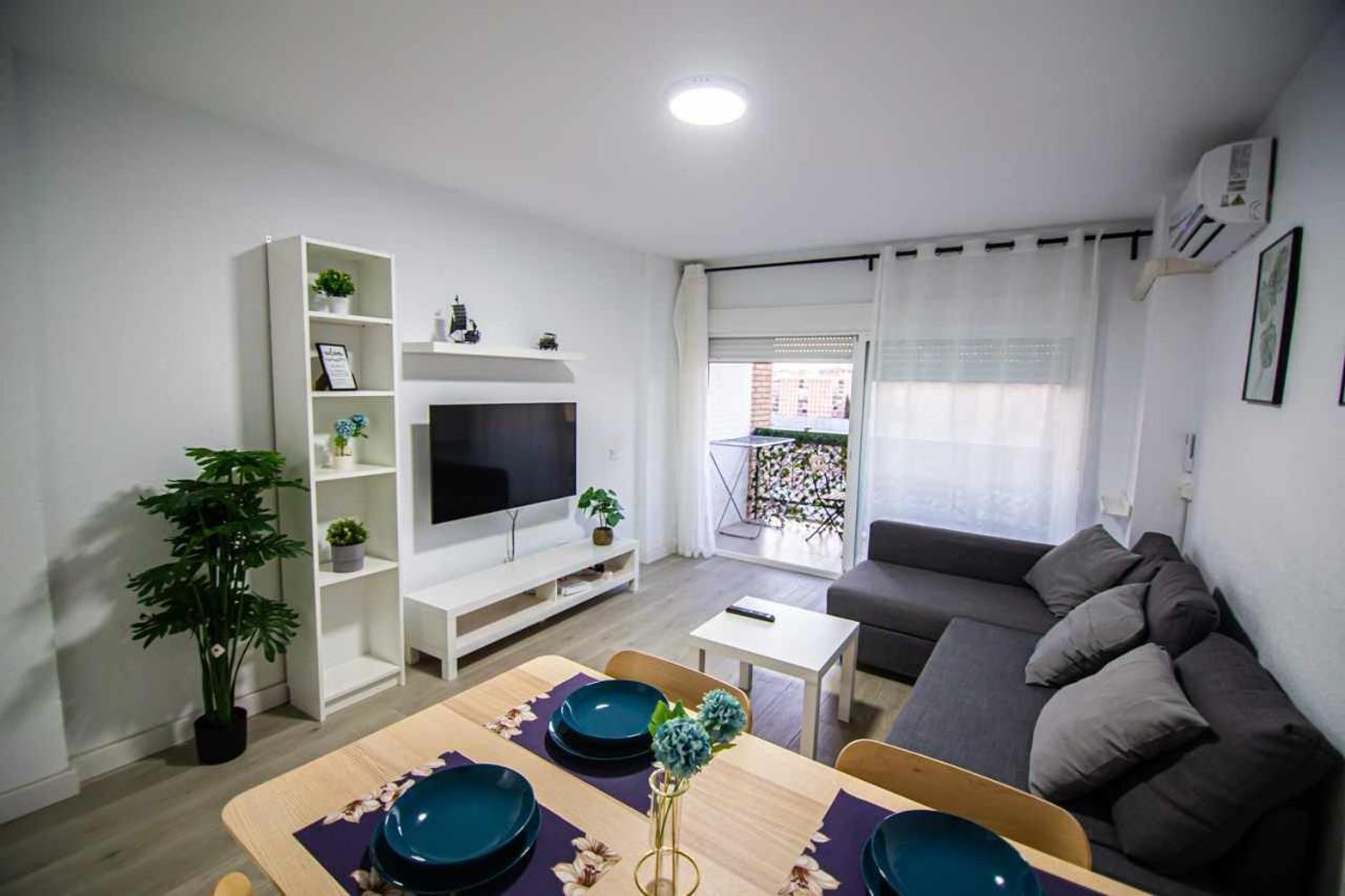 Apartamento Heroes De Sostoa Malaga Exterior photo