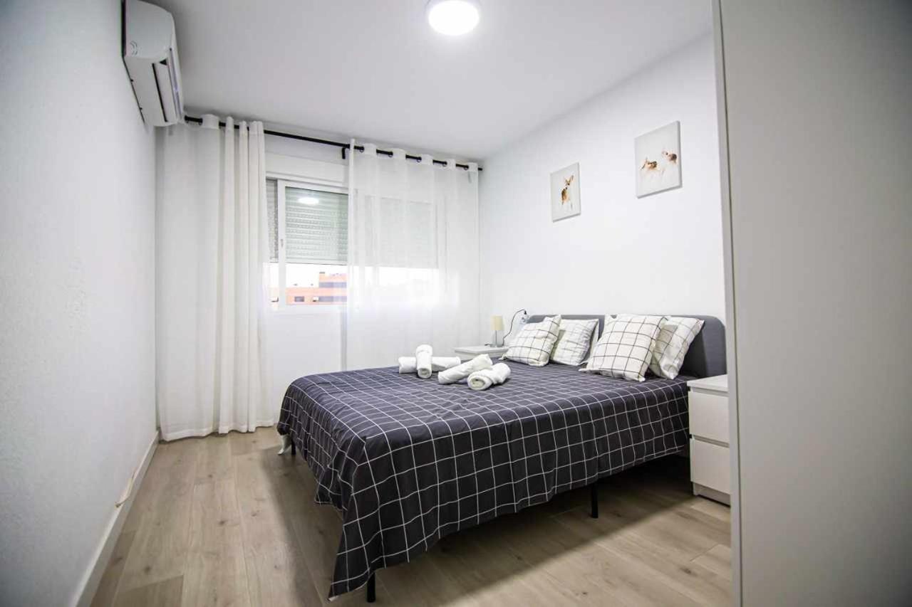 Apartamento Heroes De Sostoa Malaga Exterior photo